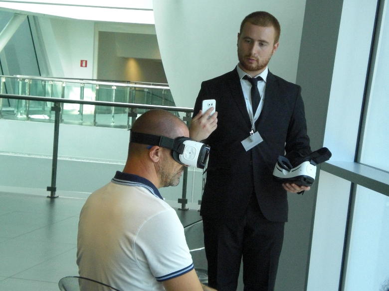 Esperienze tecnologiche attraverso gli occhiali Gear VR