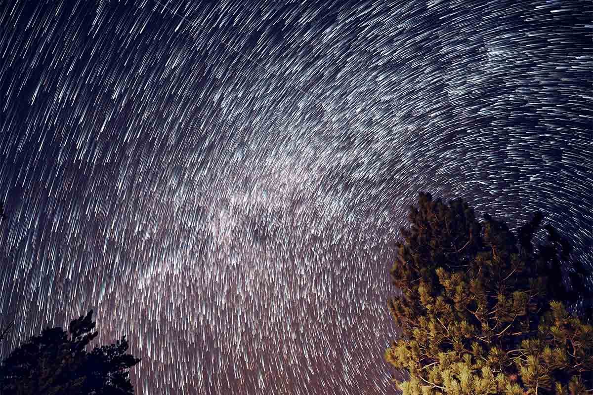 Raining Stars With A Splash Of Satellite©Terry Marshall 2016 per osservatoriodigitale di dicembre 2016-gennaio 2017, n.o 76