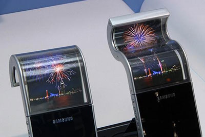 Schermi deformabili OLED presentati al CES 2013 da Samsung