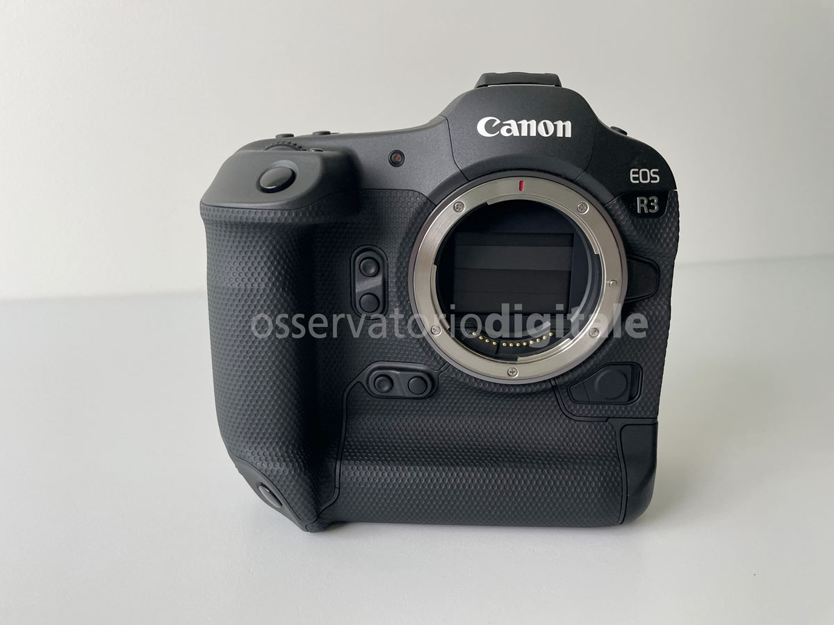 Canon EOS R3 (front) per osservatoriodigitale di gennaio-marzo 2022 n.o 112